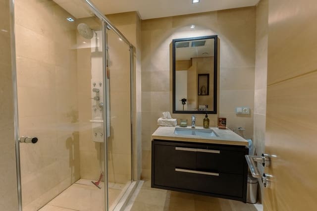2 bedroom Apartment for sale in La Quinta, Benahavís with garage - € 875,000 (Ref: 9827703)