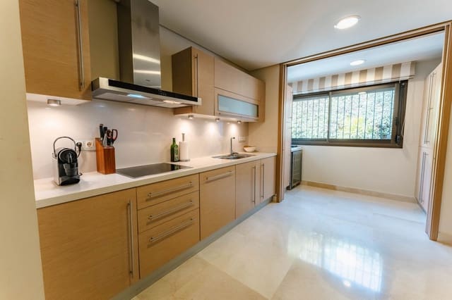 2 sypialnia Apartament na sprzedaż w La Quinta, Benahavís z garażem - 875 000 € (Ref: 9827703)