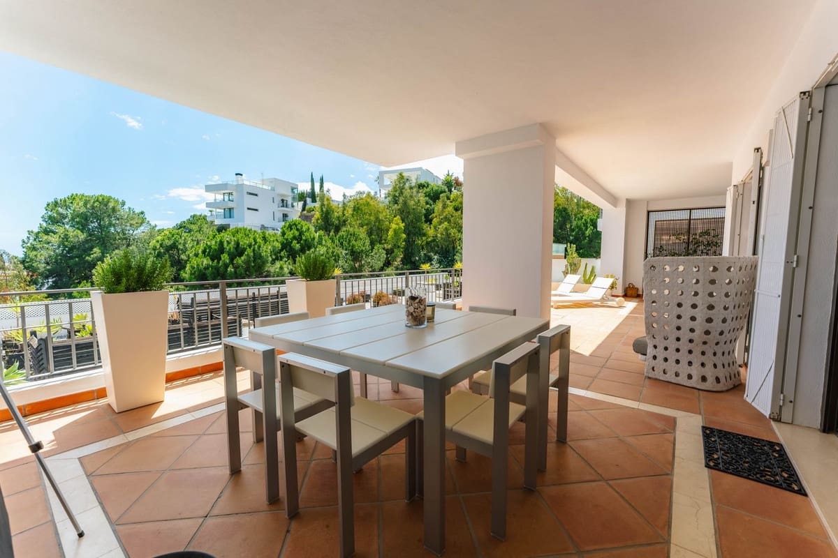 2 slaapkamer Appartement te koop in La Quinta met garage - € 875.000 (Ref: 9827703)