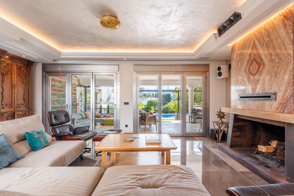 4 makuuhuone Huvila myytävänä paikassa San Pedro de Alcantara mukana uima-altaan 
autotalli - 5 850 000 € (Ref: 9883865)