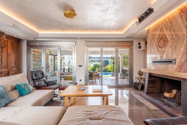 4 soveværelse Villa til salg i San Pedro de Alcantara, Marbella med swimmingpool garage - € 5.850.000 (Ref: 9883865)