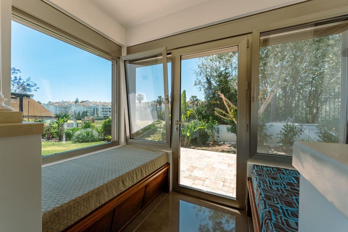 Chalet de 4 habitaciones en San Pedro de Alcantara en venta con piscina garaje - 5.850.000 € (Ref: 9883865)