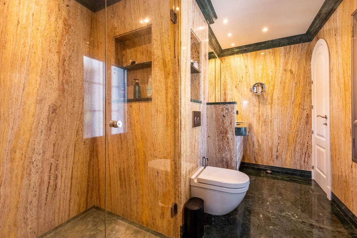 Chalet de 4 habitaciones en San Pedro de Alcantara en venta con piscina garaje - 5.850.000 € (Ref: 9883865)