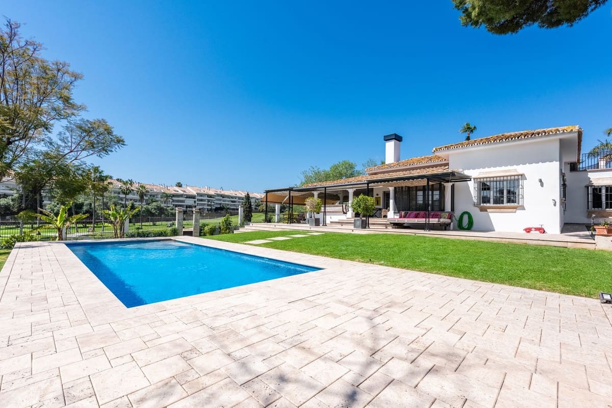Chalet de 4 habitaciones en San Pedro de Alcantara en venta con piscina garaje - 5.850.000 € (Ref: 9883865)