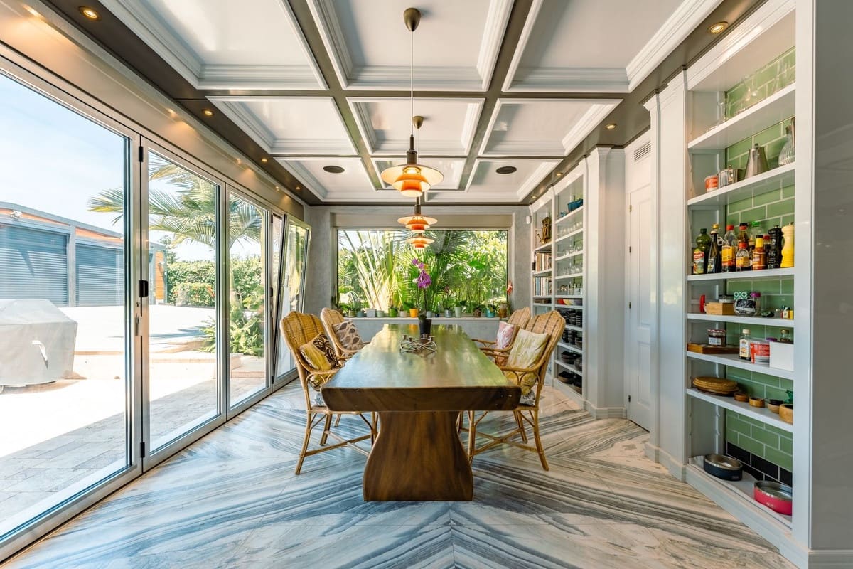 Chalet de 4 habitaciones en San Pedro de Alcantara en venta con piscina garaje - 5.850.000 € (Ref: 9883865)