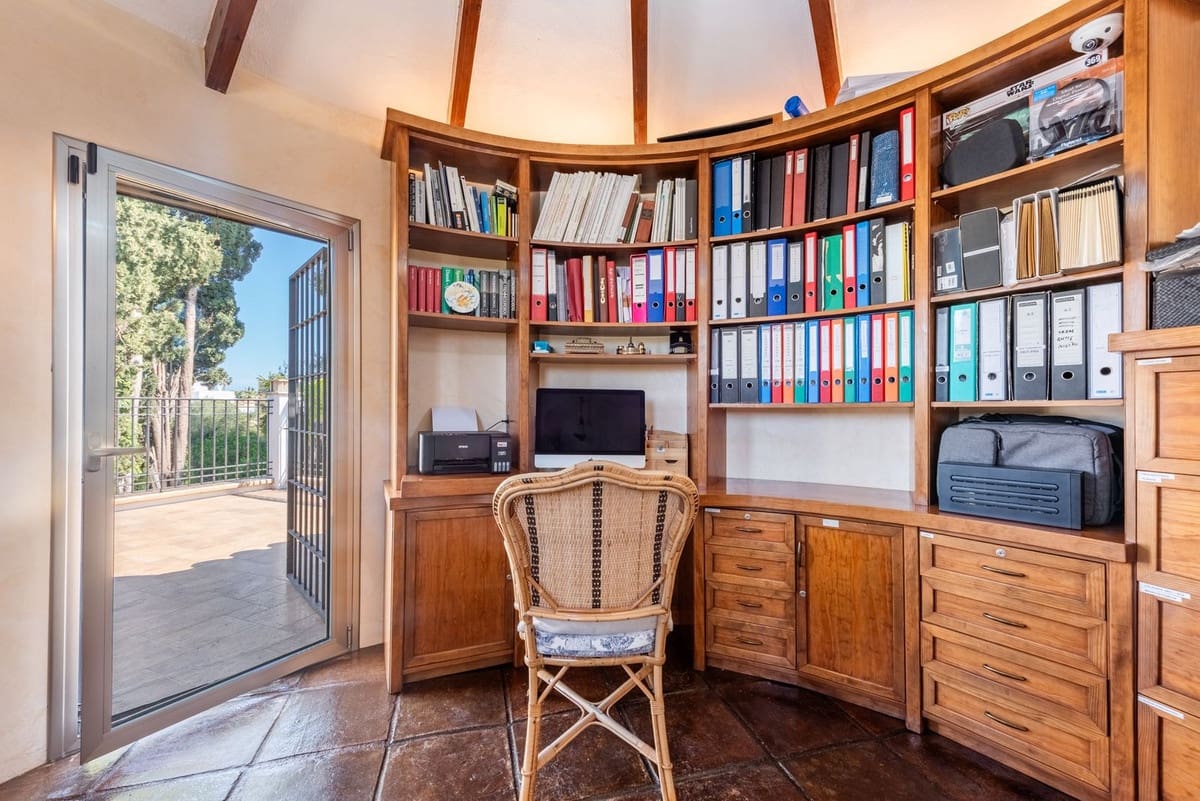 Chalet de 4 habitaciones en San Pedro de Alcantara en venta con piscina garaje - 5.850.000 € (Ref: 9883865)