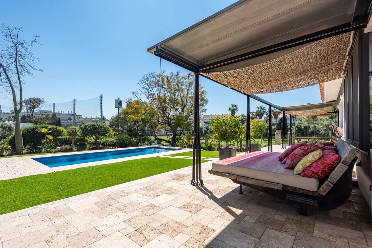 Chalet de 4 habitaciones en San Pedro de Alcantara en venta con piscina garaje - 5.850.000 € (Ref: 9883865)