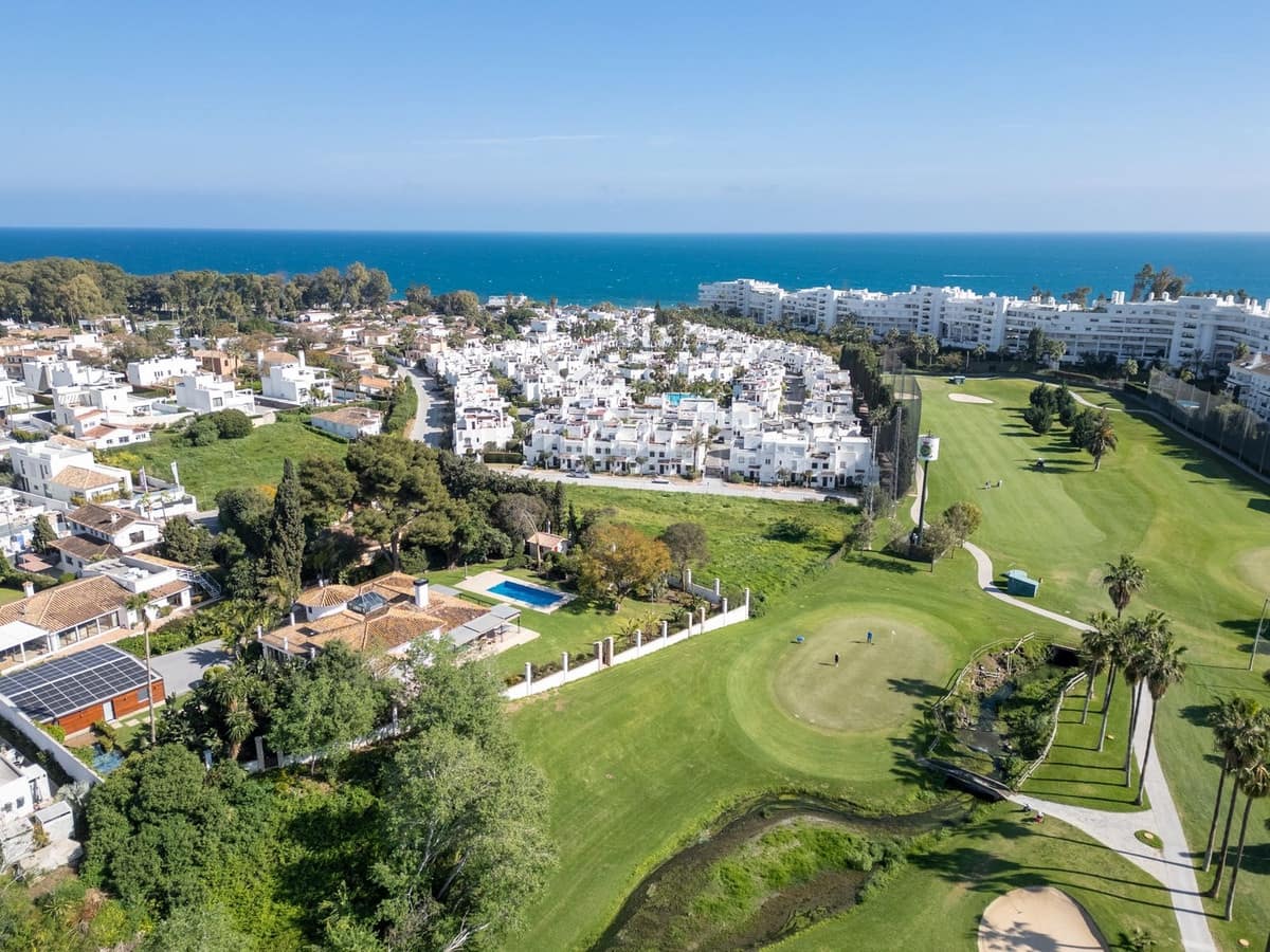 Chalet de 4 habitaciones en San Pedro de Alcantara en venta con piscina garaje - 5.850.000 € (Ref: 9883865)