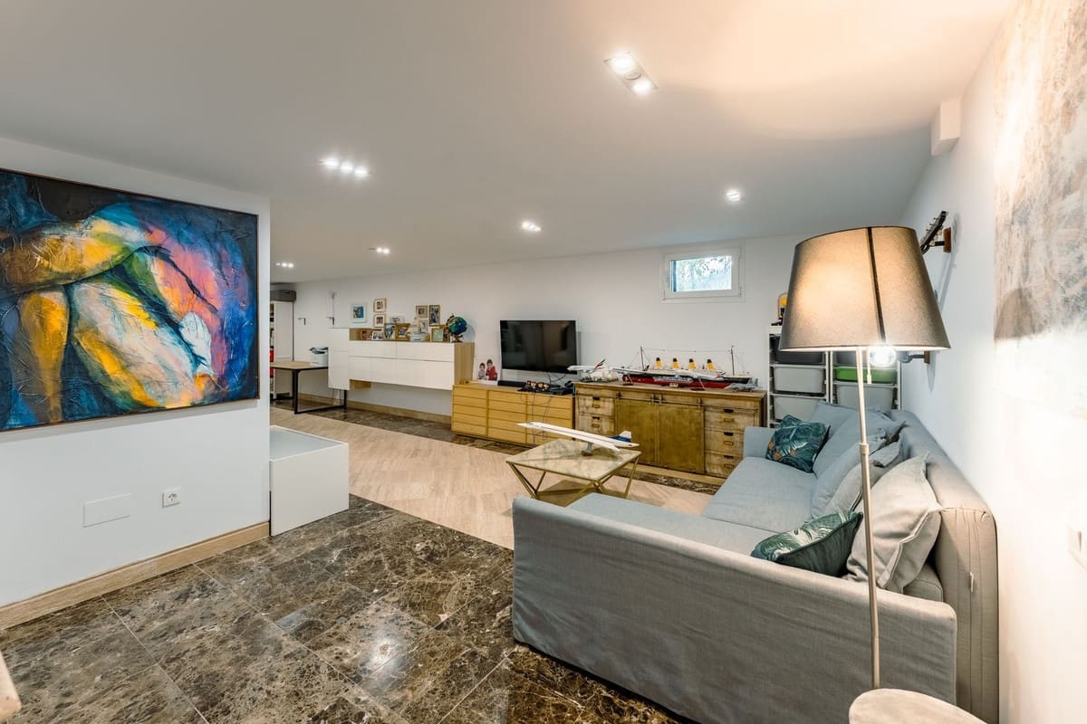 4 Zimmer Villa zu verkaufen in New Golden Mile mit Garage - 950.000 € (Ref: 9908988)