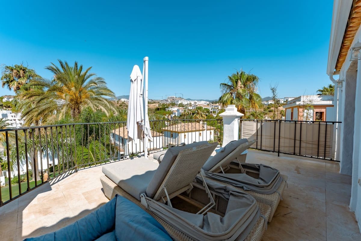 4 Zimmer Villa zu verkaufen in New Golden Mile mit Garage - 950.000 € (Ref: 9908988)