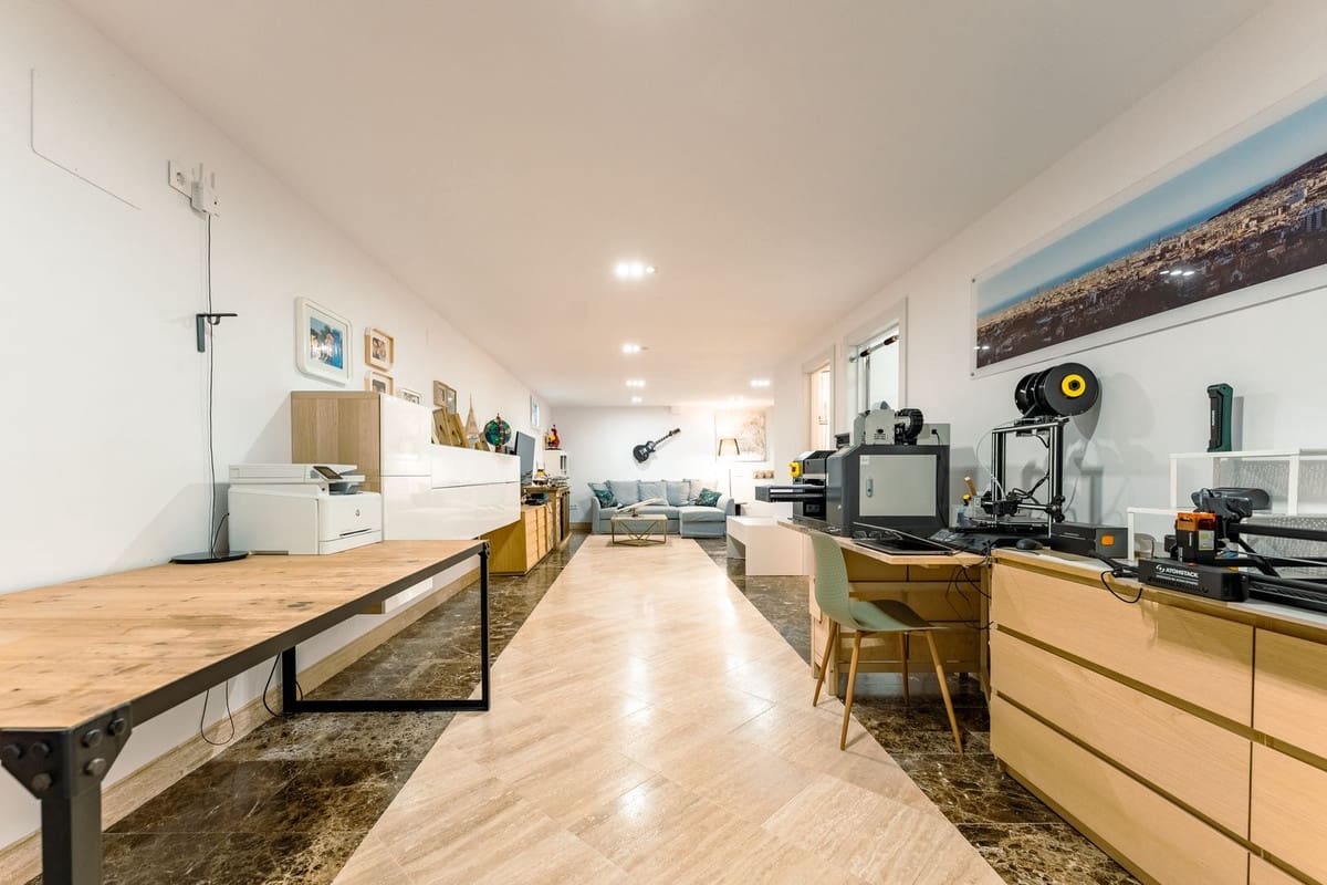 4 Zimmer Villa zu verkaufen in New Golden Mile mit Garage - 950.000 € (Ref: 9908988)