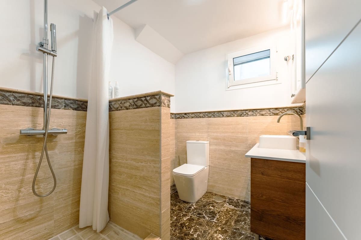 4 Zimmer Villa zu verkaufen in New Golden Mile mit Garage - 950.000 € (Ref: 9908988)
