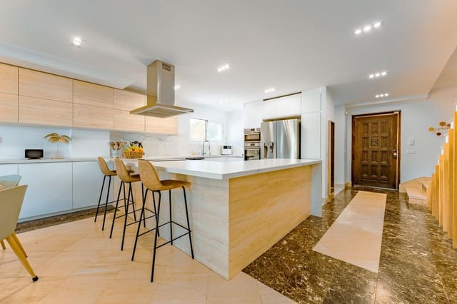 4 camera da letto Villa in vendita in Selwo, Estepona con garage - 950.000 € (Rif: 9908988)