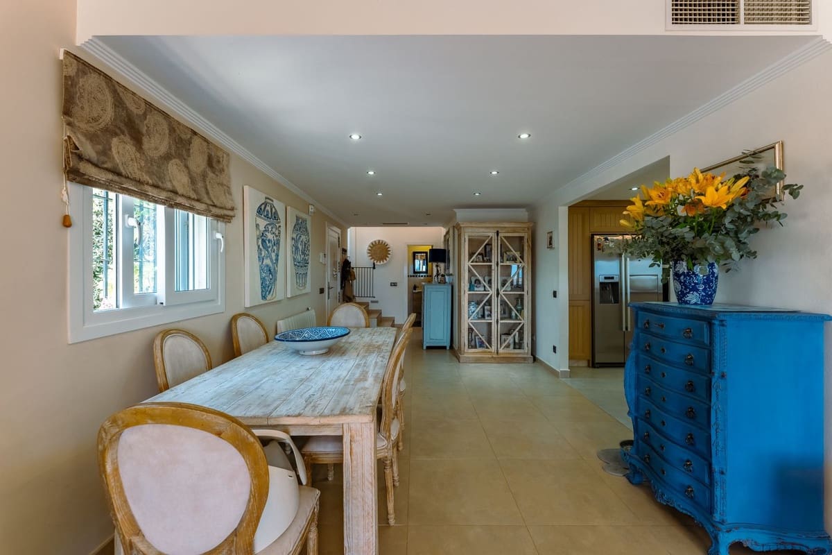 4 slaapkamer Villa te koop in El Padron met zwembad garage - € 1.550.000 (Ref: 9909930)