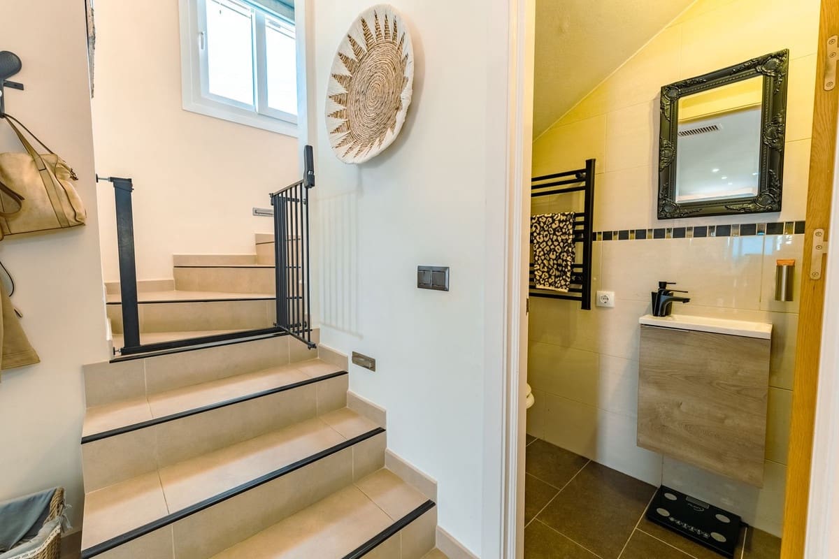 4 slaapkamer Villa te koop in El Padron met zwembad garage - € 1.550.000 (Ref: 9909930)