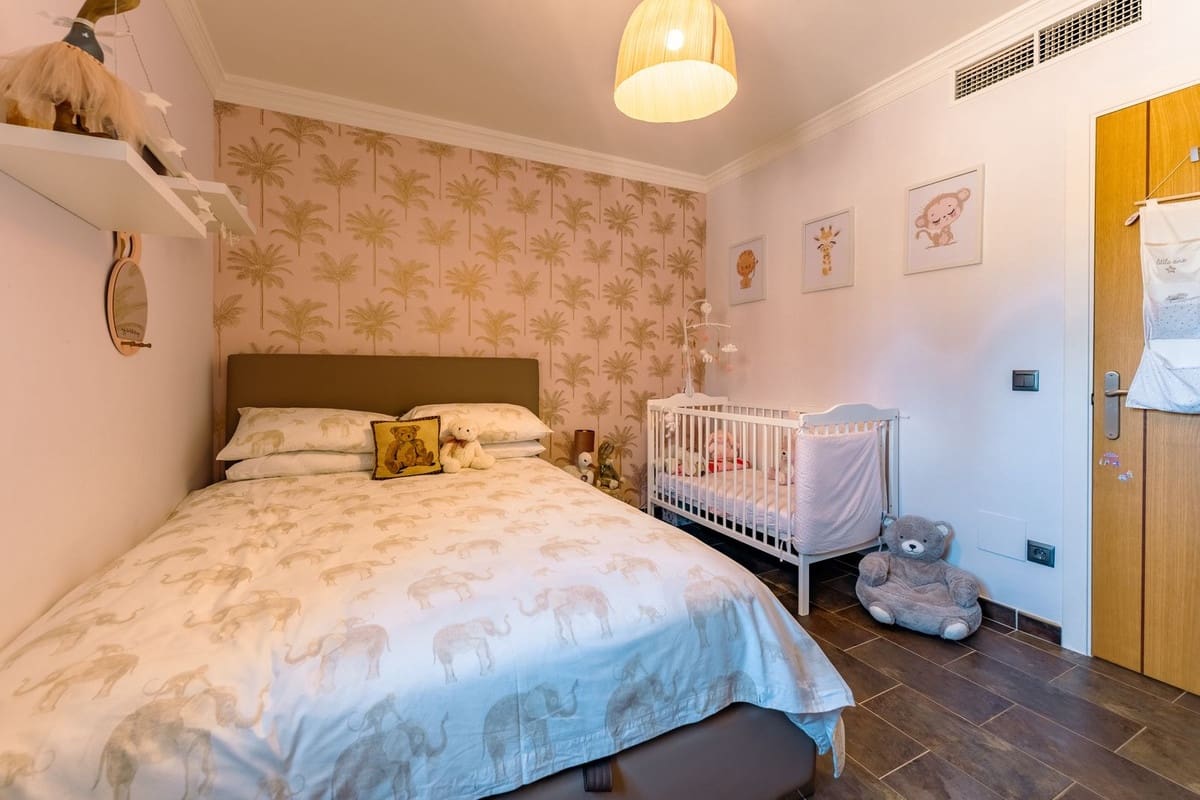 4 slaapkamer Villa te koop in El Padron met zwembad garage - € 1.550.000 (Ref: 9909930)