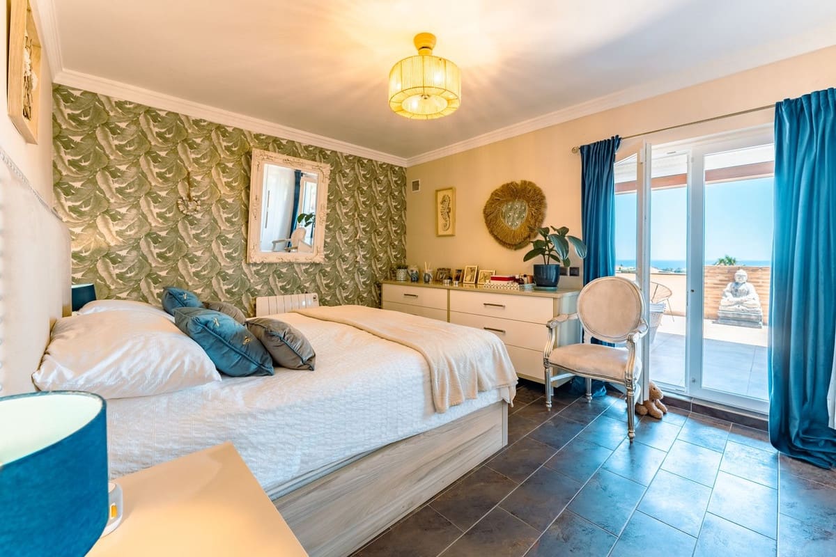 4 slaapkamer Villa te koop in El Padron met zwembad garage - € 1.550.000 (Ref: 9909930)