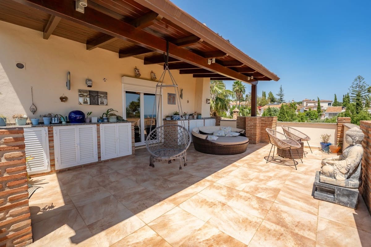 4 slaapkamer Villa te koop in El Padron met zwembad garage - € 1.550.000 (Ref: 9909930)