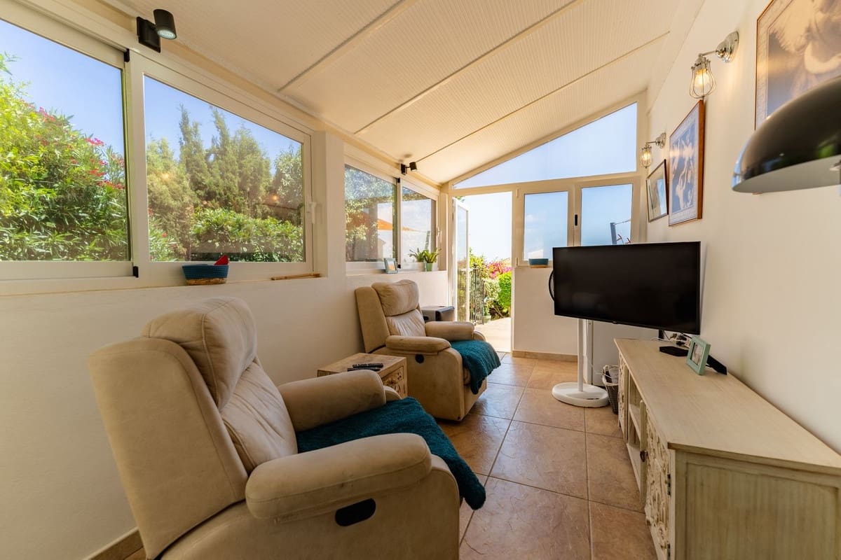 4 slaapkamer Villa te koop in El Padron met zwembad garage - € 1.550.000 (Ref: 9909930)