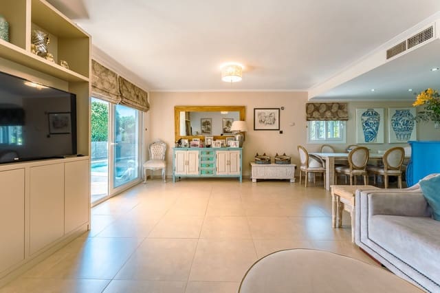 4 slaapkamer Villa te koop in El Padrón, Estepona met zwembad garage - € 1.550.000 (Ref: 9909930)