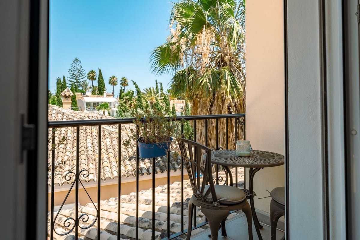 4 slaapkamer Villa te koop in El Padron met zwembad garage - € 1.550.000 (Ref: 9909930)