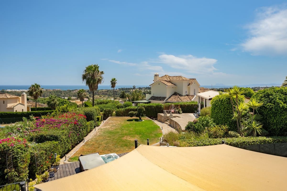 4 slaapkamer Villa te koop in El Padron met zwembad garage - € 1.550.000 (Ref: 9909930)