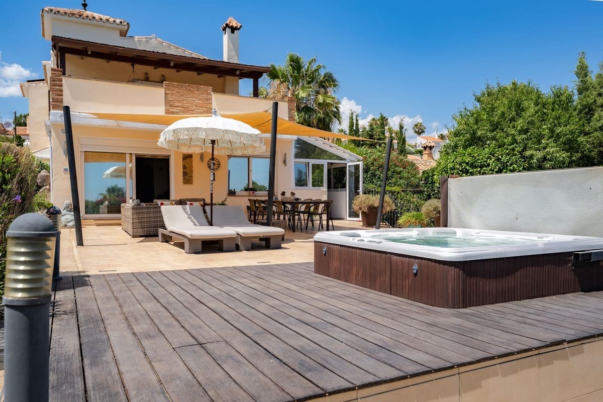 4 slaapkamer Villa te koop in El Padron met zwembad garage - € 1.550.000 (Ref: 9909930)