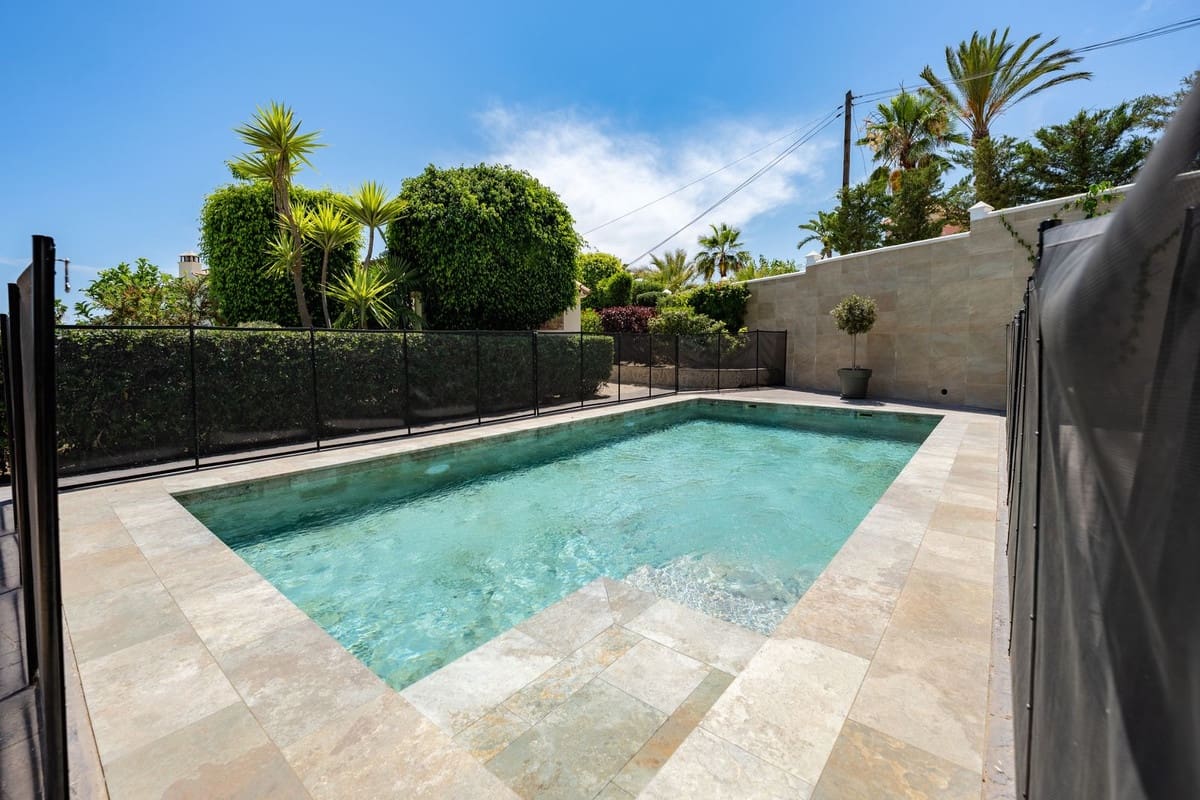4 slaapkamer Villa te koop in El Padron met zwembad garage - € 1.550.000 (Ref: 9909930)