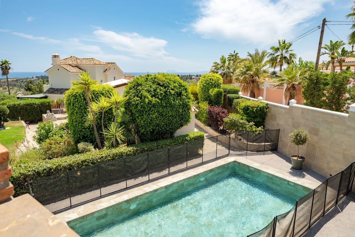 4 slaapkamer Villa te koop in El Padron met zwembad garage - € 1.550.000 (Ref: 9909930)