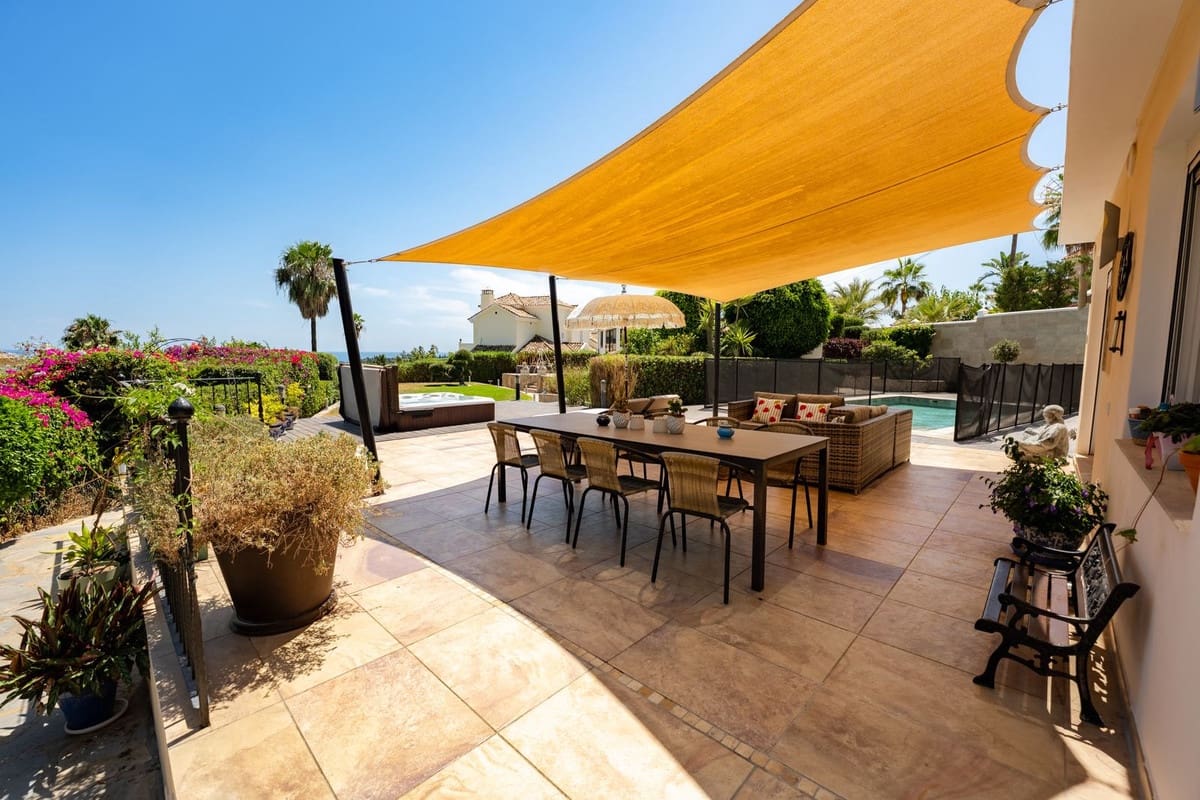 4 slaapkamer Villa te koop in El Padron met zwembad garage - € 1.550.000 (Ref: 9909930)