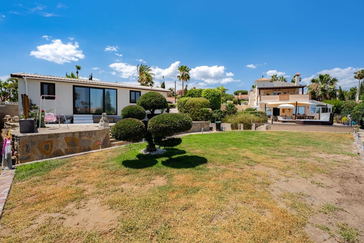 4 slaapkamer Villa te koop in El Padron met zwembad garage - € 1.550.000 (Ref: 9909930)