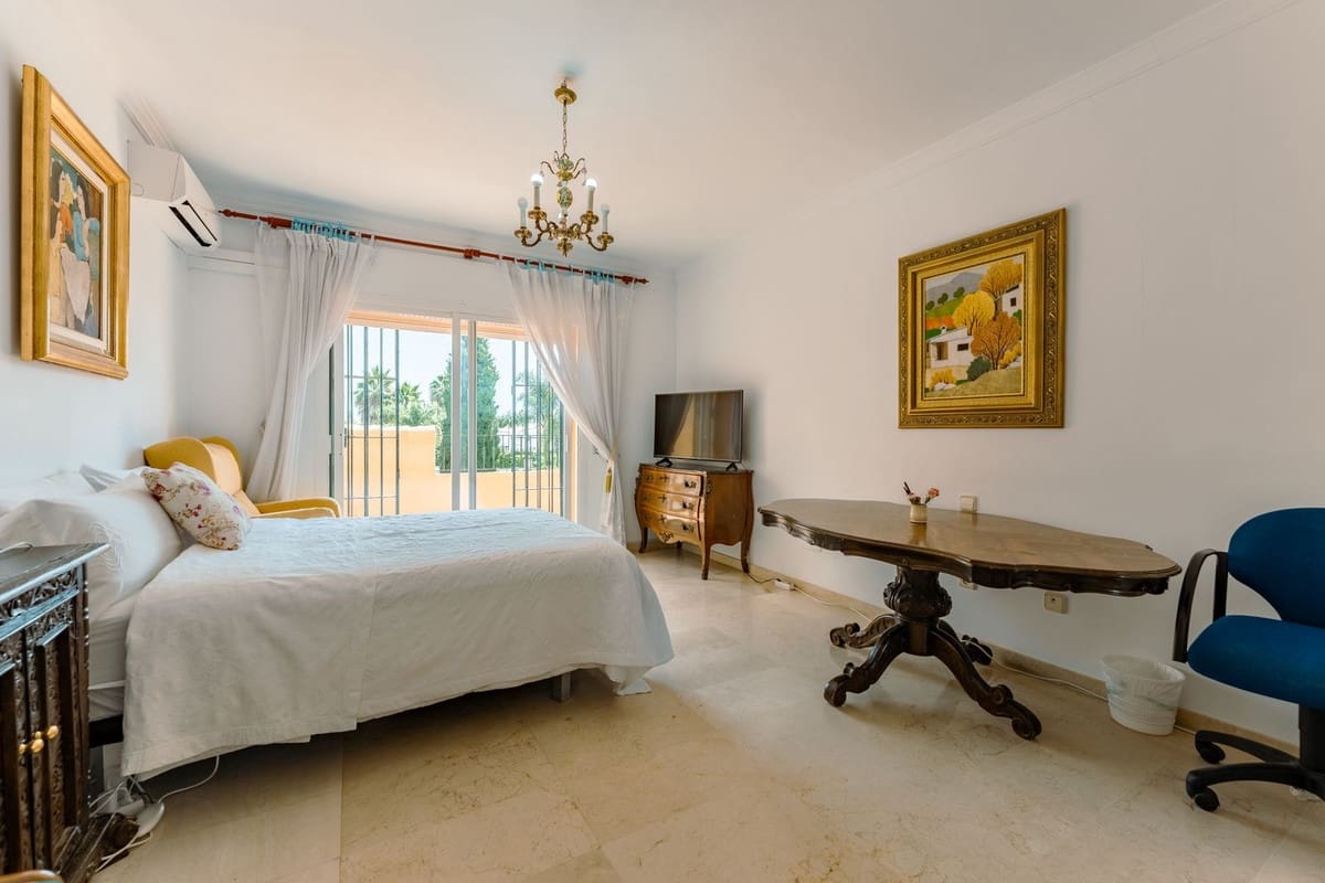 4 Zimmer Villa zu verkaufen in San Pedro de Alcantara - 1.849.000 € (Ref: 9919037)
