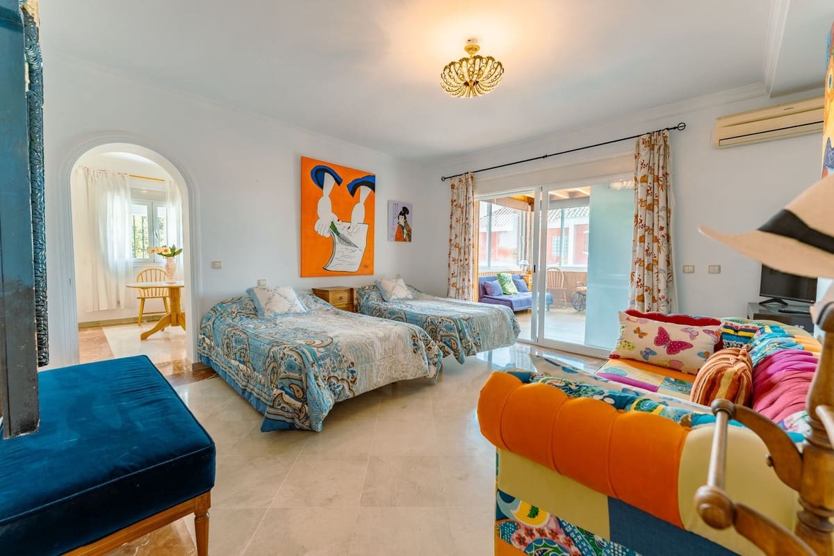 4 Zimmer Villa zu verkaufen in San Pedro de Alcantara - 1.849.000 € (Ref: 9919037)