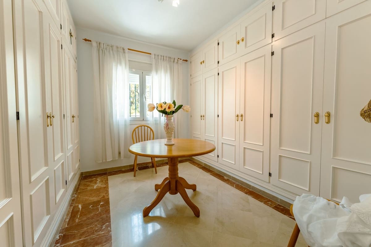 4 Zimmer Villa zu verkaufen in San Pedro de Alcantara - 1.849.000 € (Ref: 9919037)