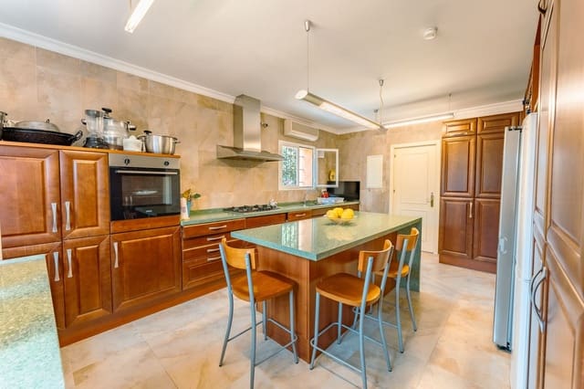 4 Zimmer Villa zu verkaufen in San Pedro de Alcantara, Marbella - 1.849.000 € (Ref: 9919037)