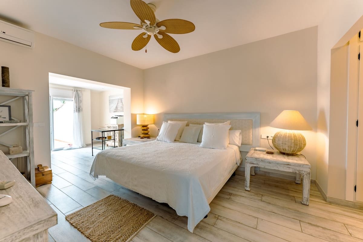 7 slaapkamer Villa te huur in Guadalmina met garage - € 9.500 (Ref: 9921539)