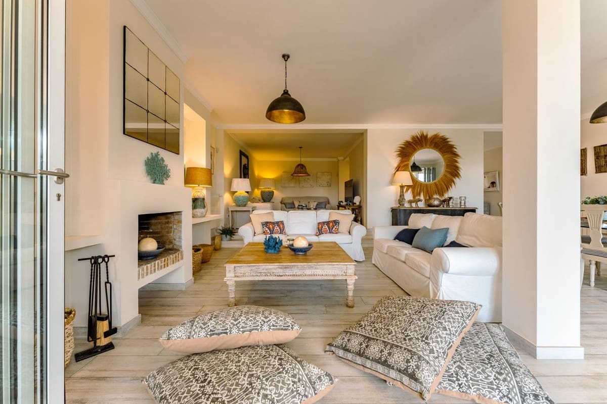 7 slaapkamer Villa te huur in Guadalmina met garage - € 9.500 (Ref: 9921539)