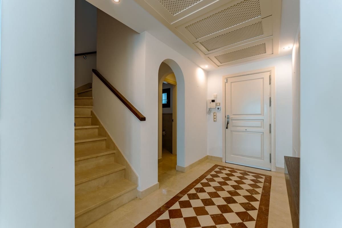 3 bedroom Townhouse for sale in Benahavis - € 895,000 (Ref: 9932525)