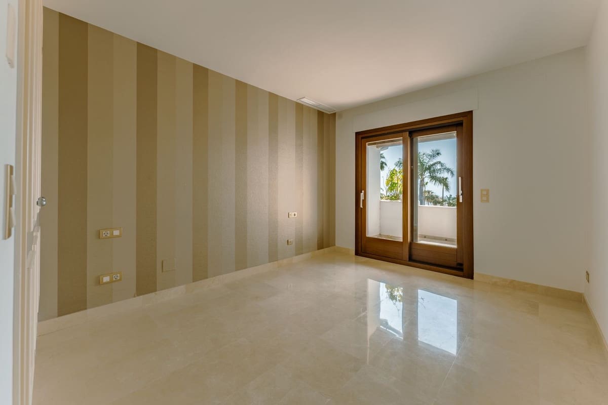 3 bedroom Townhouse for sale in Benahavis - € 895,000 (Ref: 9932525)