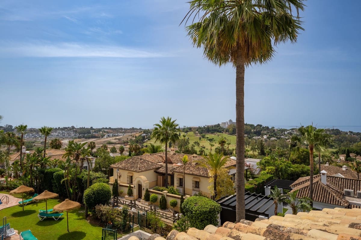 3 bedroom Townhouse for sale in Benahavis - € 895,000 (Ref: 9932525)