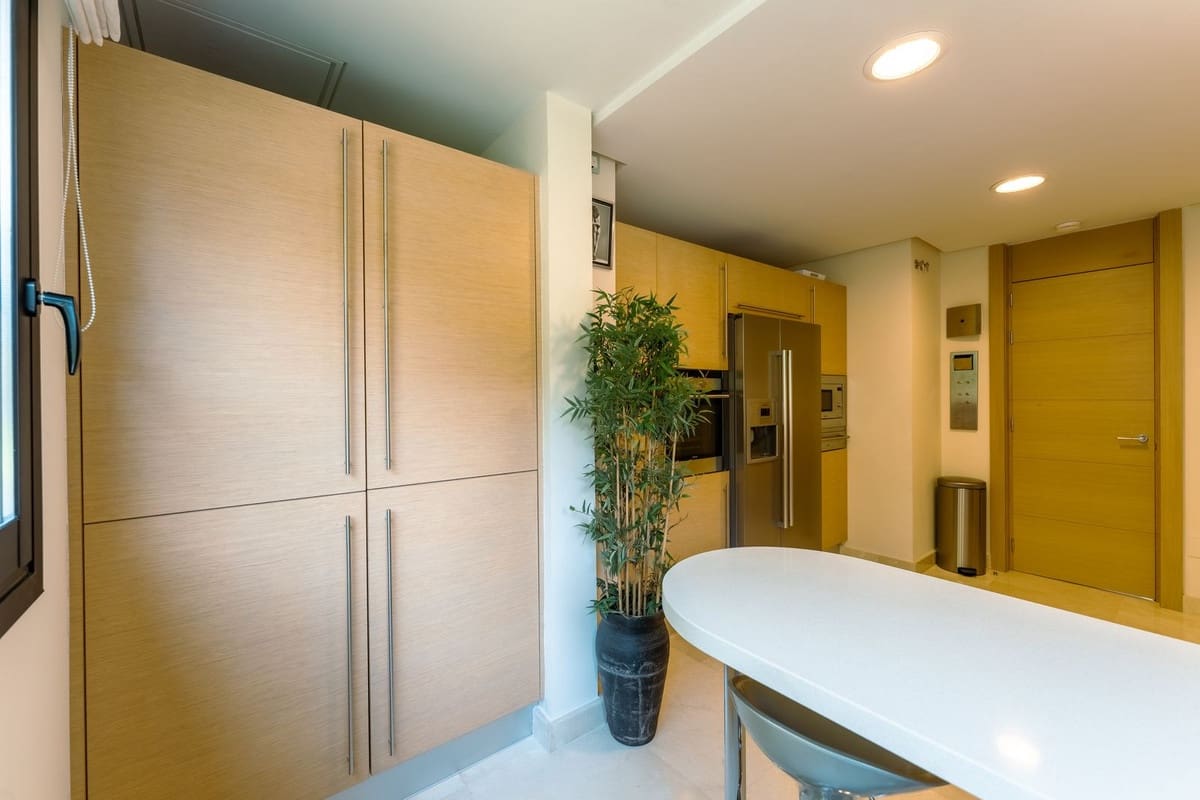 2 quarto Apartamento para venda em La Quinta com garagem - 895 000 € (Ref: 9941491)