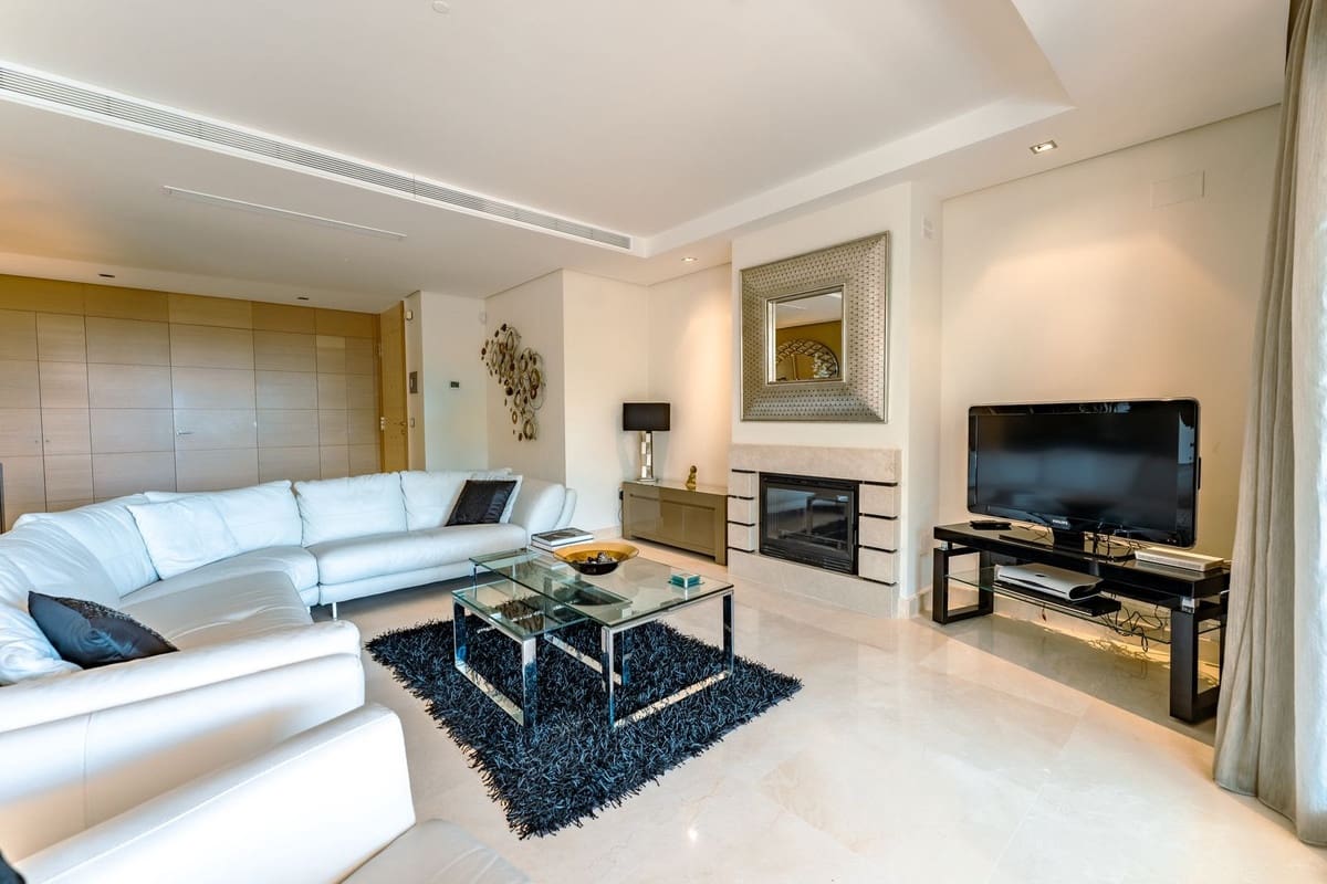 2 quarto Apartamento para venda em La Quinta com garagem - 895 000 € (Ref: 9941491)