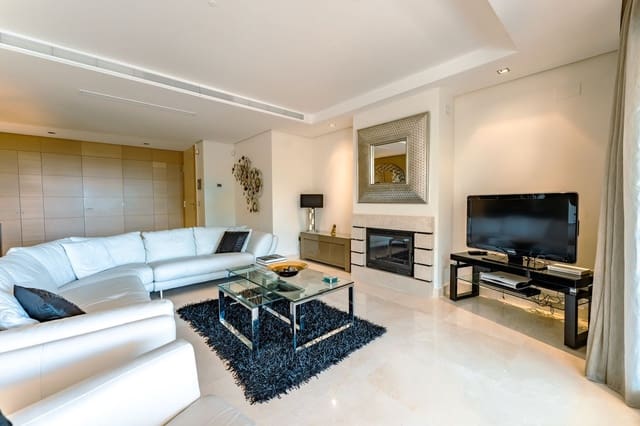 2 bedroom Apartment for sale in La Quinta, Benahavís with garage - € 895,000 (Ref: 9941491)