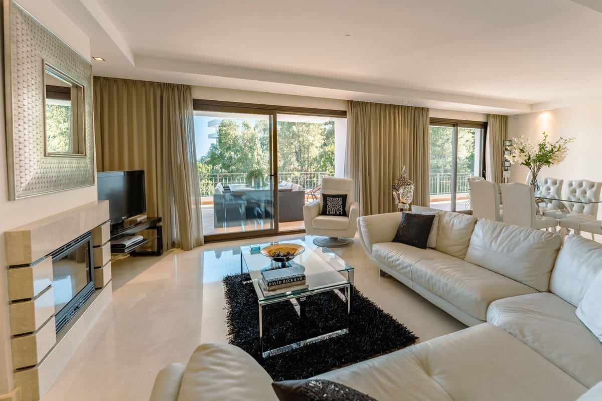 3 makuuhuone Huoneisto myytävänä paikassa La Quinta mukana 
autotalli - 895 000 € (Ref: 9944947)