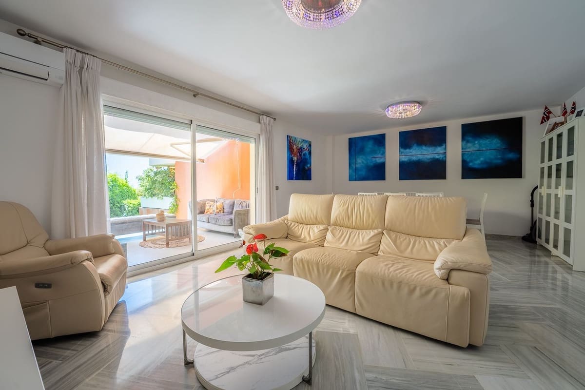 4 bedroom Townhouse for sale in New Golden Mile - € 949,000 (Ref: 9950409)