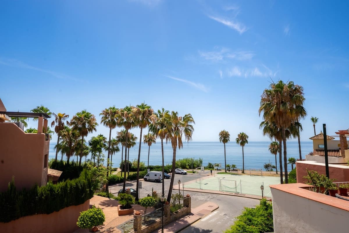 4 bedroom Townhouse for sale in New Golden Mile - € 949,000 (Ref: 9950409)