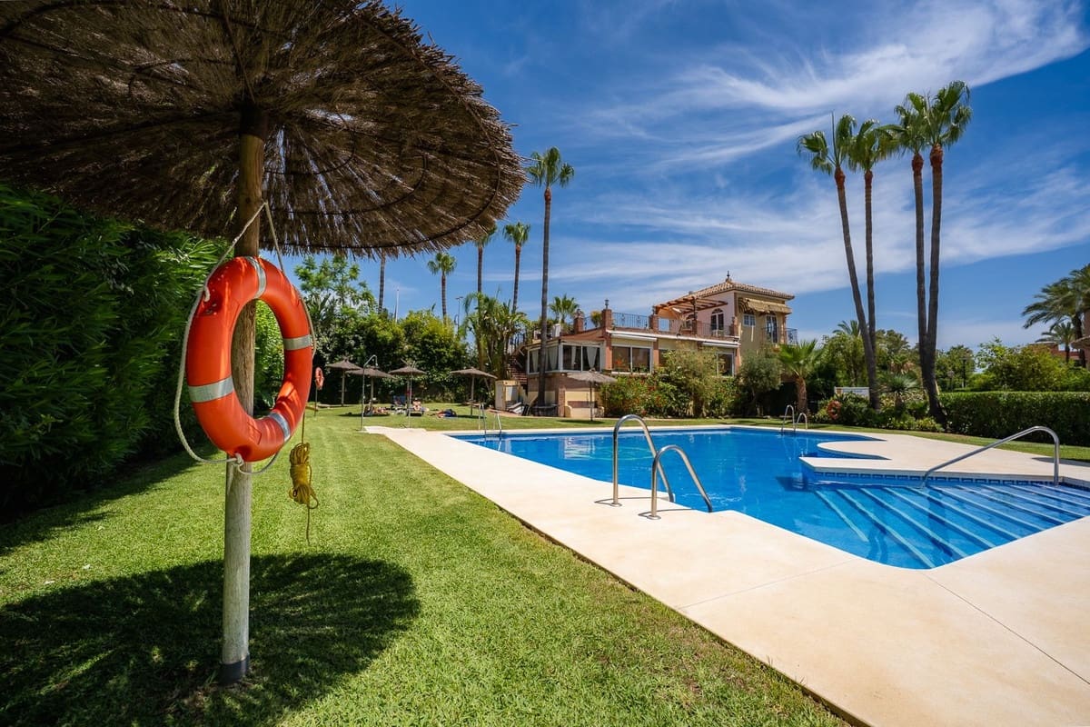 4 bedroom Townhouse for sale in New Golden Mile - € 949,000 (Ref: 9950409)