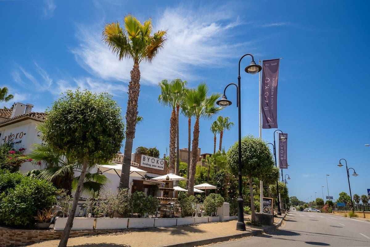 4 bedroom Townhouse for sale in New Golden Mile - € 949,000 (Ref: 9950409)