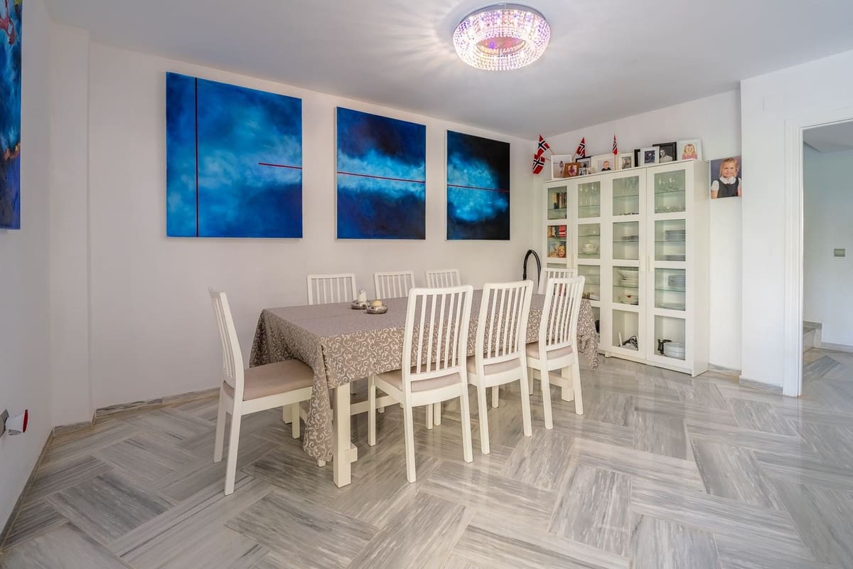 4 chambre Maison de Ville à vendre à New Golden Mile - 949 000 € (Ref: 9950409)