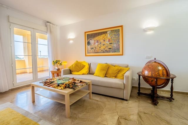 2 soverom Leilighet til leie i Nueva Andalucia, Marbella med svømmebasseng garasje - € 2 500 (Ref: 9981595)